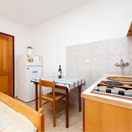 Luna Tsuki Two Aparthotel Rovinj Exterior photo
